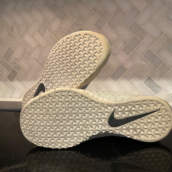 Nike Women’s Metcon 4 XD Metallic - Picture 4 of 5